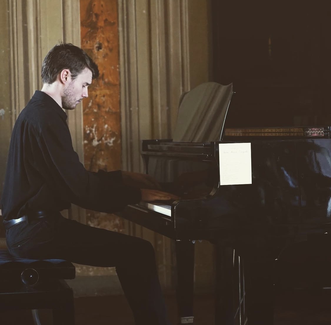 Editorial portrait of Francesco Bortoluzzi at the piano